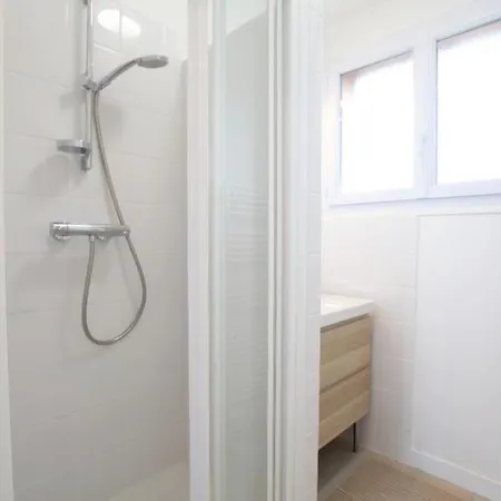 Douce Agon-Coutainville