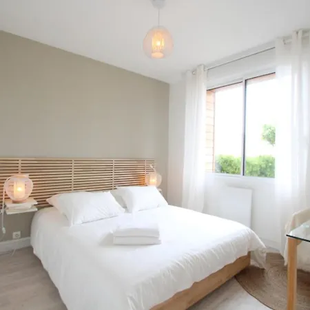 Douce Agon-Coutainville